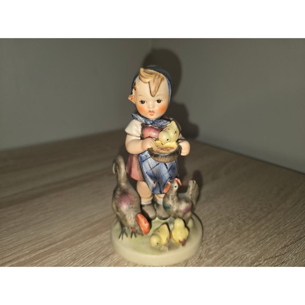 Vintage Hummel‎ Figurine "Feeding Time" TMK 4 #199/1 5" Goebel Figure Germany
